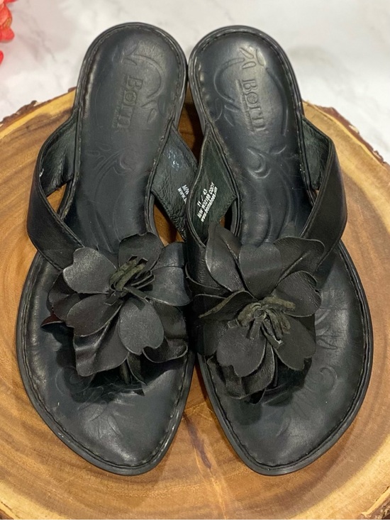 Born Shoes - Born Women’s Gidget/Gidgett Black Leather Flower Flip Flop Sandals Size 11/43